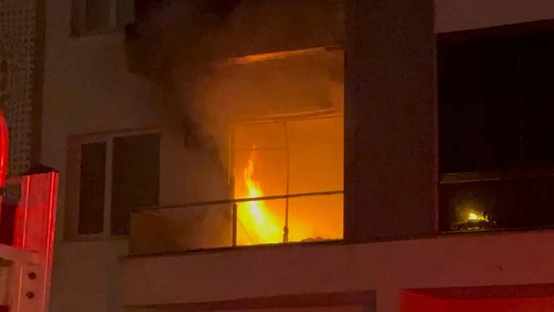 Ailesiyle tartıştı, evini ateşe verdi: 3 kişi dumandan etkiledi