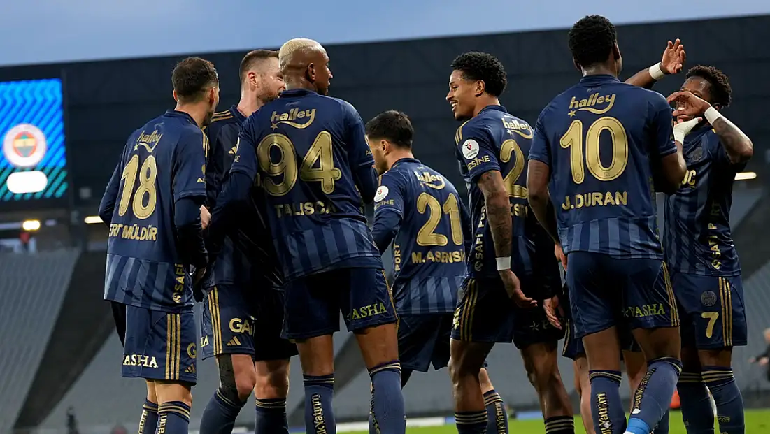 Eyüpspor'u 3 Golle Geçen Fenerbahçe Maç Fazlasıyla Lider Oldu