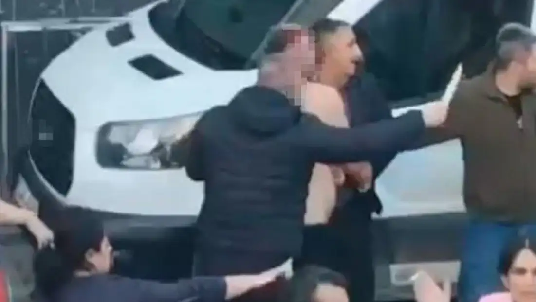 Park yeri kavgasında bıçaklar konuştu; o anlar kamerada