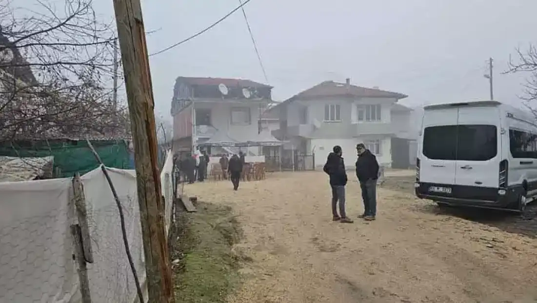 Tartıştığı arkadaşını evinin önünde vurdu