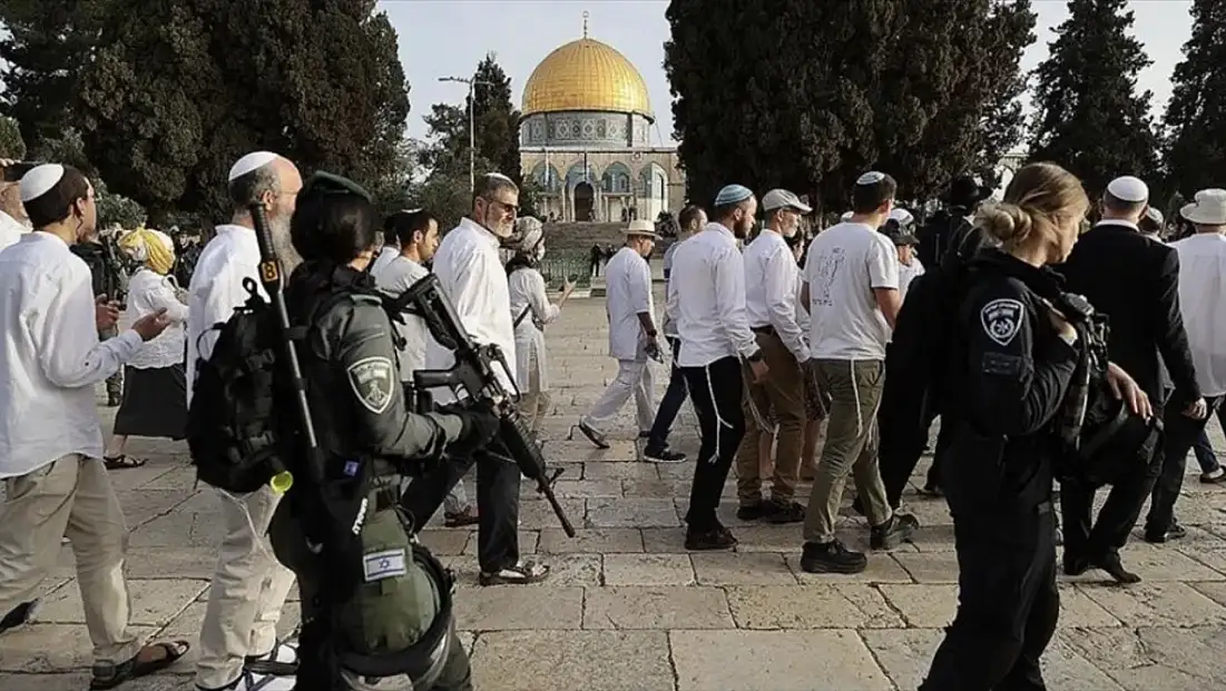 Yerleşimci İsrailliler, Mescid-i Aksa'ya Baskın Düzenledi