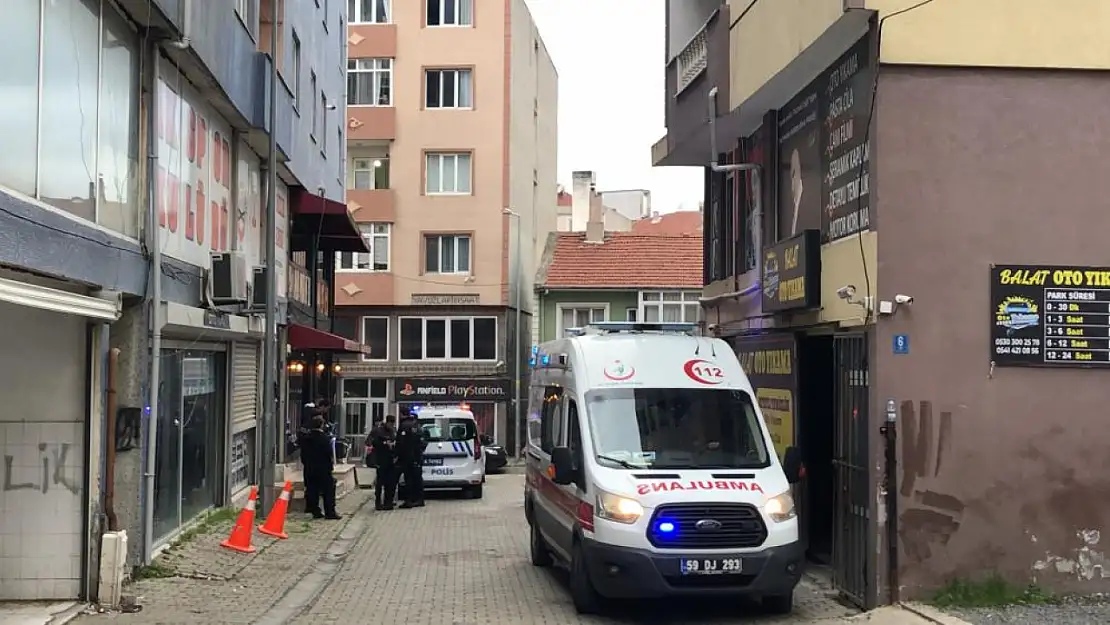 1 Haftadır Haber Alamadığı Kiracısını  Evde Ölü Olarak Buldu