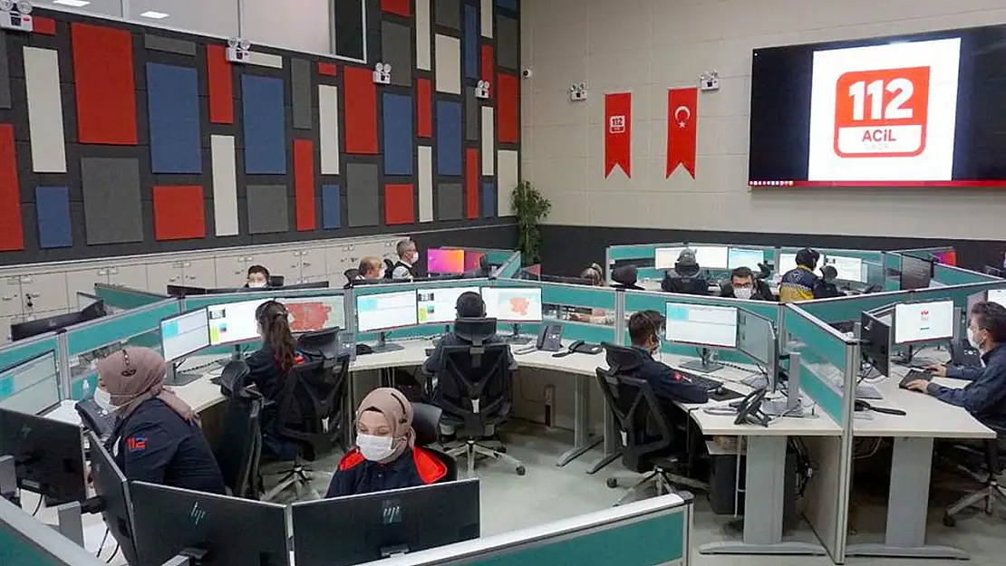 112 Acil Çağrı Merkezi'ni arayıp evlenmek için yardım istiyorlar