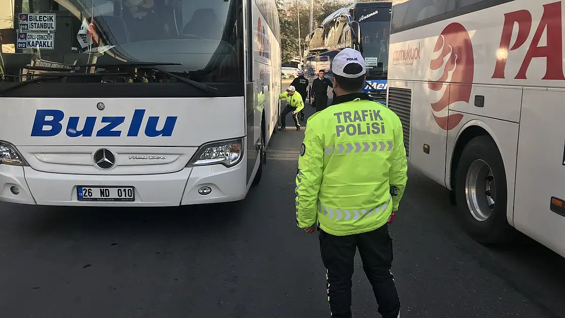  15 Temmuz Demokrasi Otogarı'nda kış lastiği ve emniyet kemeri denetimi