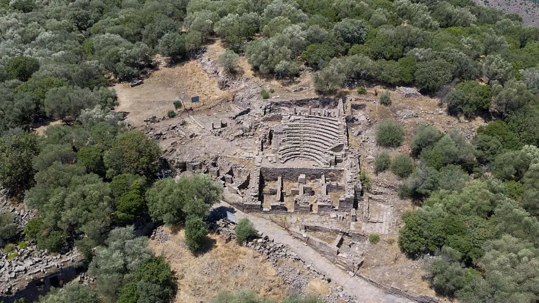 2 Bin 700 Yıllık Kent Meydanı Keşfedildi