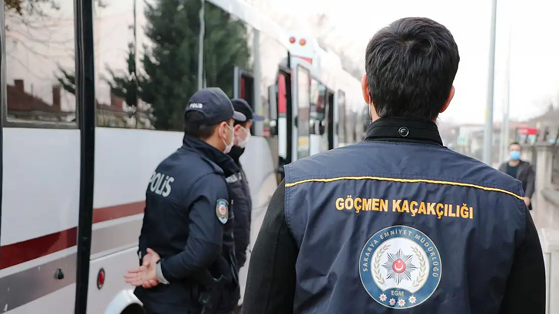 2023'te Göçmen Kaçakçılığı Organizasyonlarında 3 bin 744 Kişi Tutuklandı