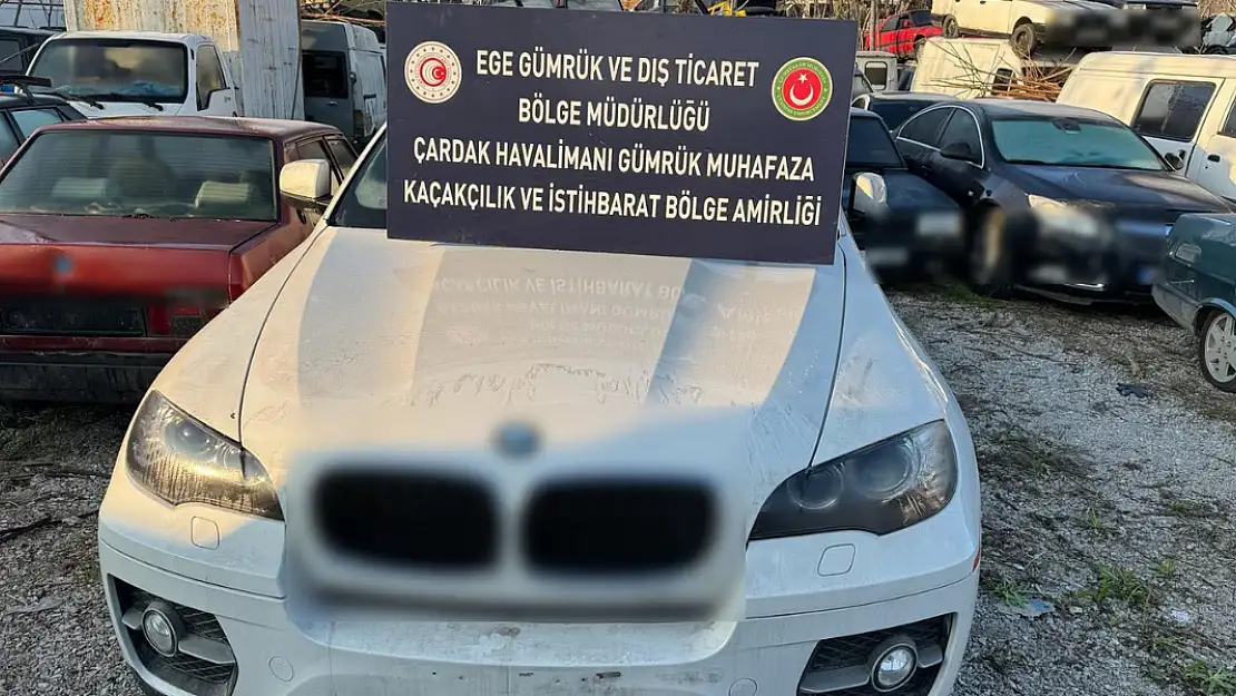 4 İlde Kaçakçılık Operasyonlarında 7 Lüks Otomobile El Konuldu