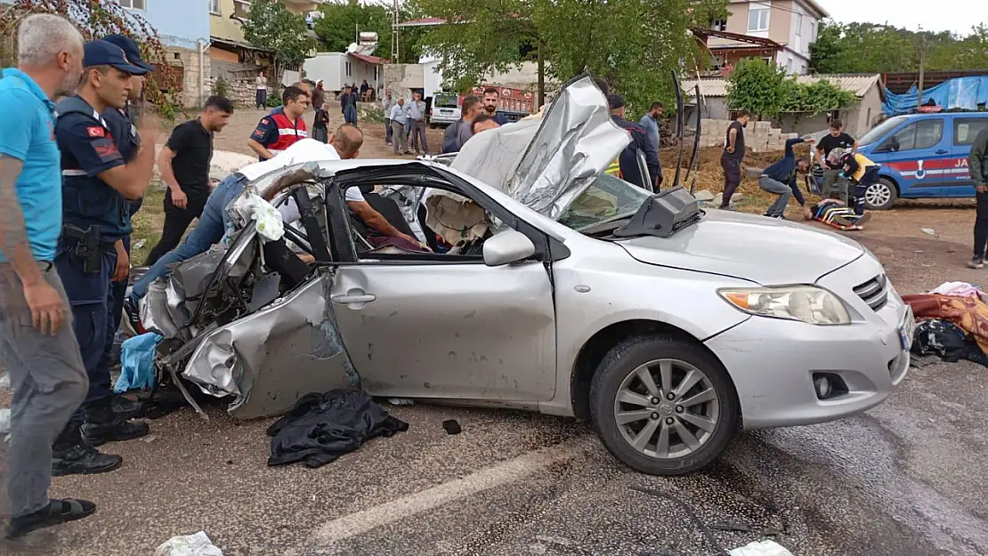 Adıyaman'da karayolunda Feci Kaza: 2 Ölü 3 Yaralı