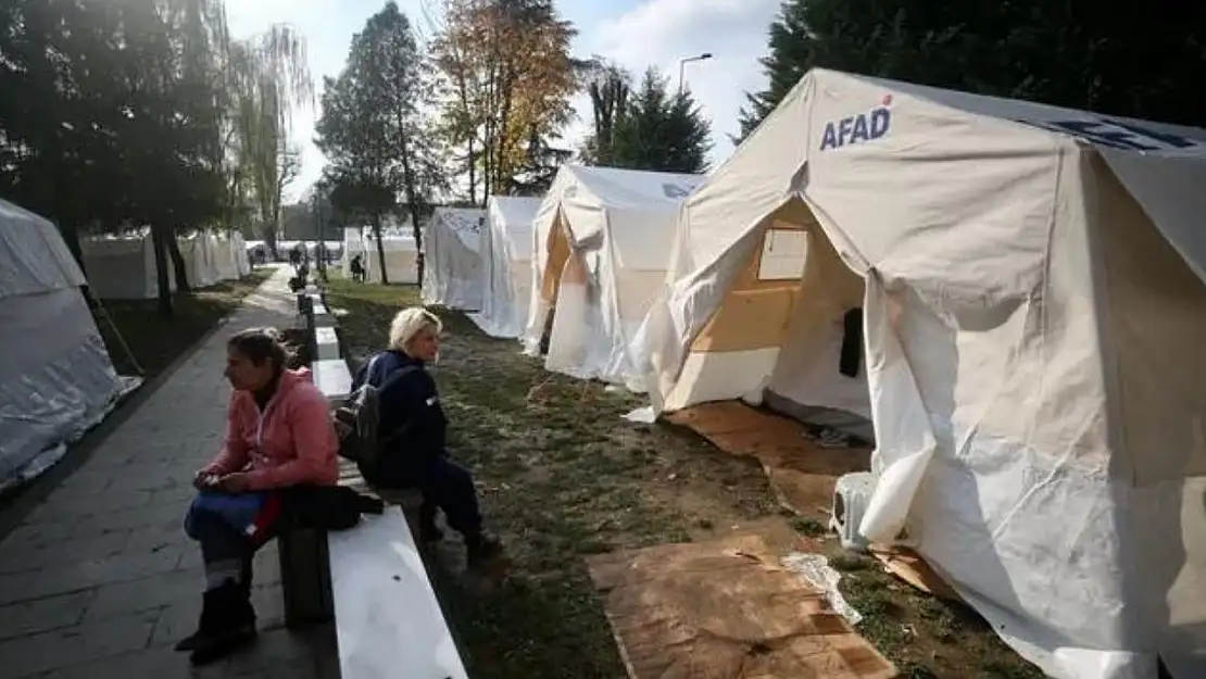 AFAD Başkanı:  2 buçuk milyon insan ilk etapta çadırlarda misafir edildi