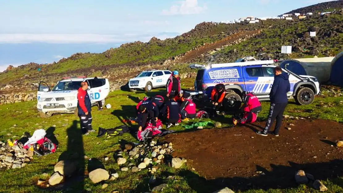 Ağrı Dağı'nda 2 Gündür Aranan 2 Dağcının Cansız Bedenine Ulaşıldı