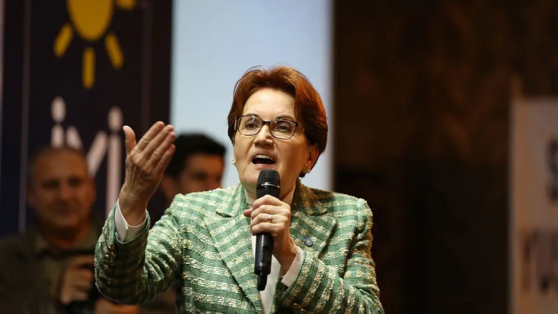 Akşener, AK Parti İle El Sıkıştılar İddiasına Masayı Yumruklayarak Cevap Verdi