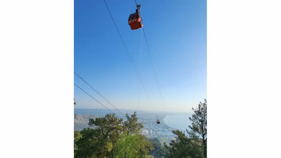 Antalya'da Teleferikte Mahsur Kalan 98 Kişi Kurtarıldı