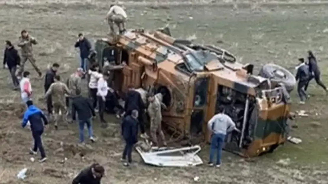 Askeri Araç Devrildi 6 Asker Yaralandı