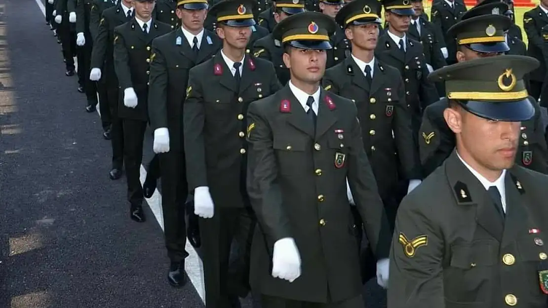 Askeri öğrencilerin yatay geçiş yapmaları, bölüm/kurumlarını değiştirmesi yasaklandı