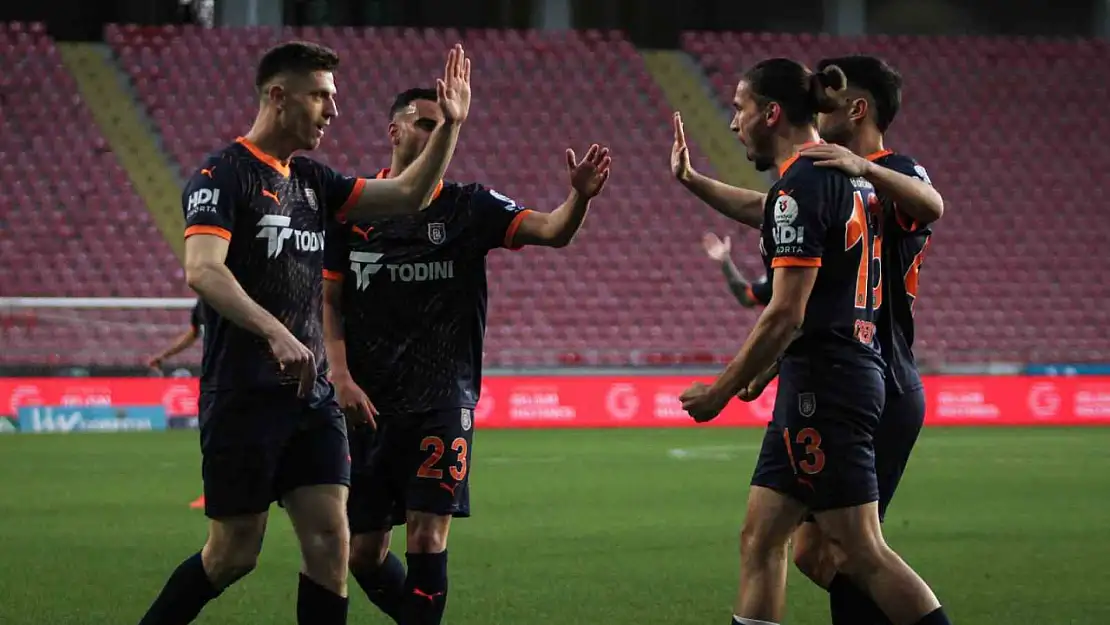 Atakaş Hatayspor: 2 - Başakşehir: 4
