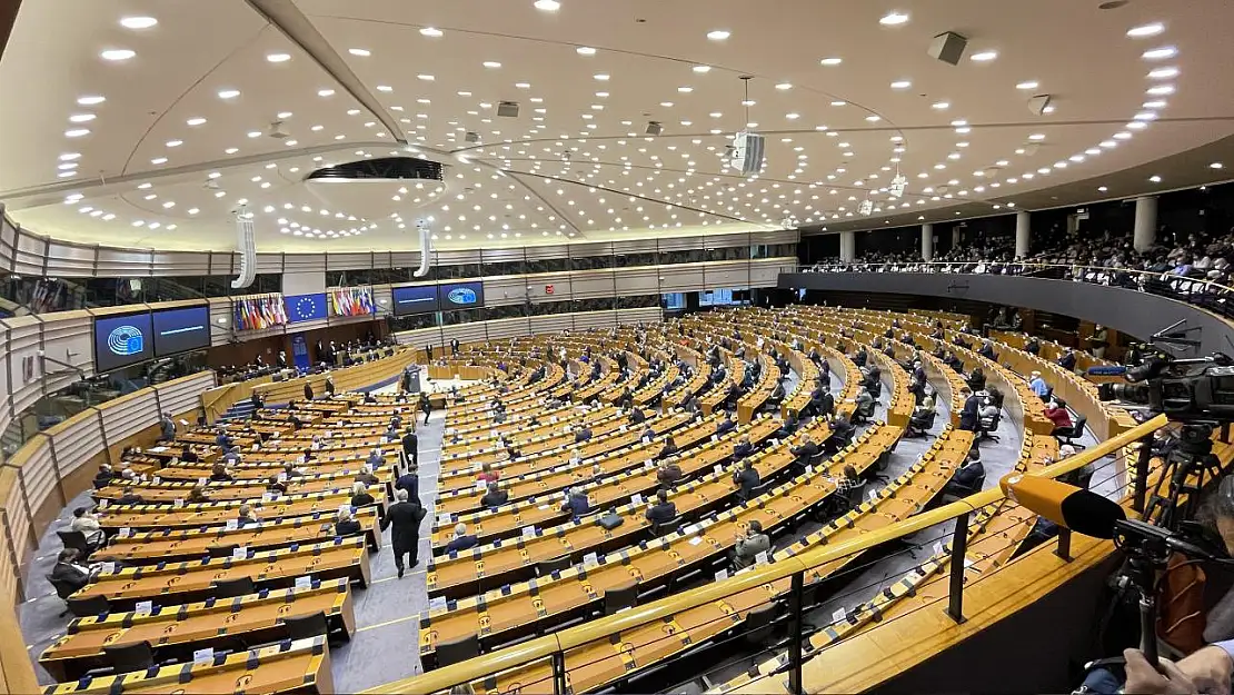 Avrupa Parlamento Seçimleri Sonlandı: Aşırı Sağ Güçler Üstünlük Gösterdi