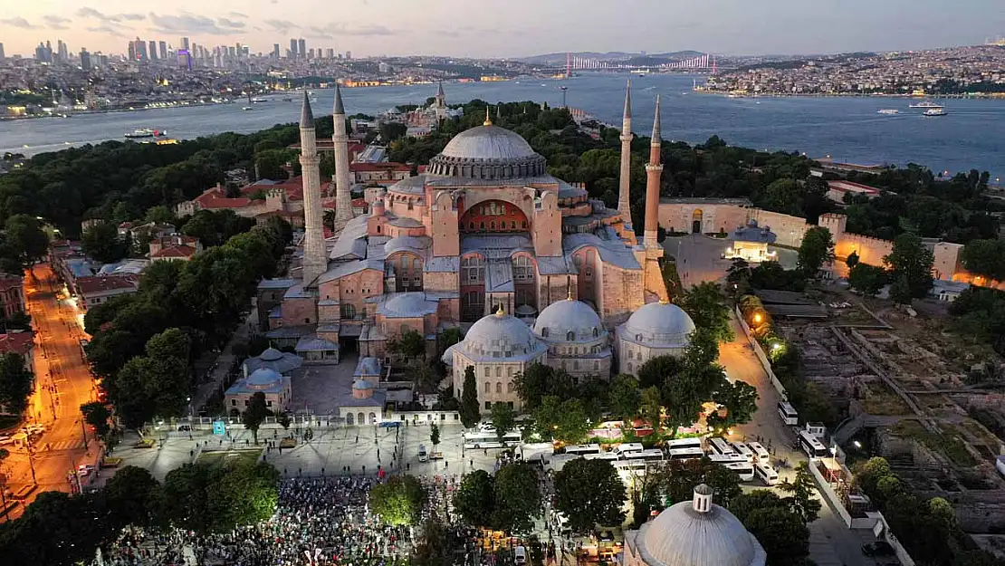 Ayasofya Camii İçin Restorasyon Resmen Başladı