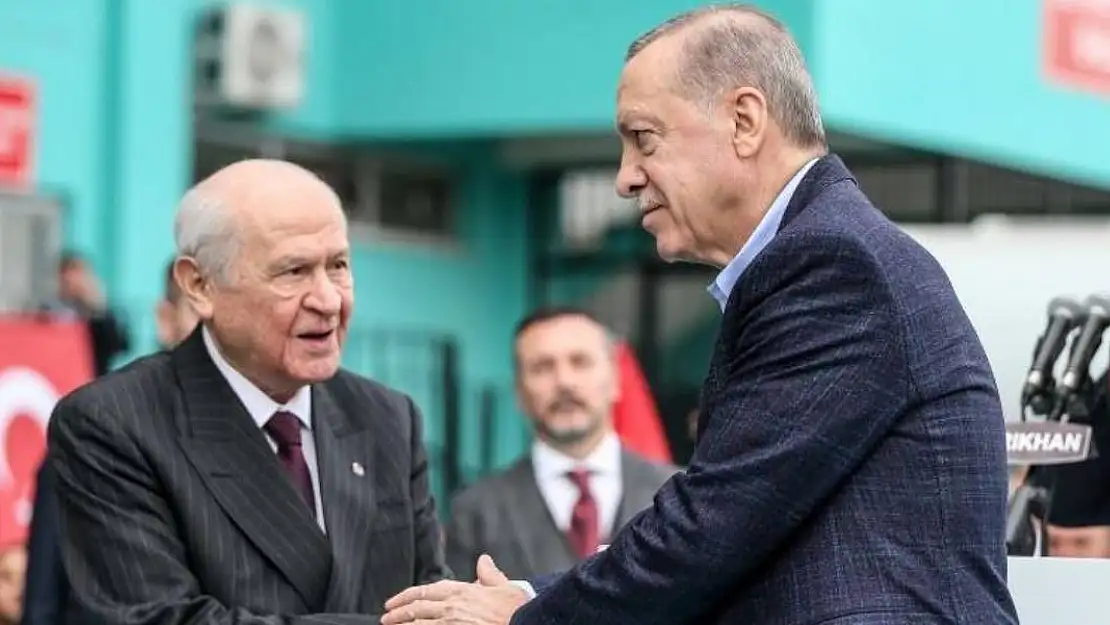 Bahçeli, Erdoğan'a 70. Yaş Gününde 70 Gül Gönderdi