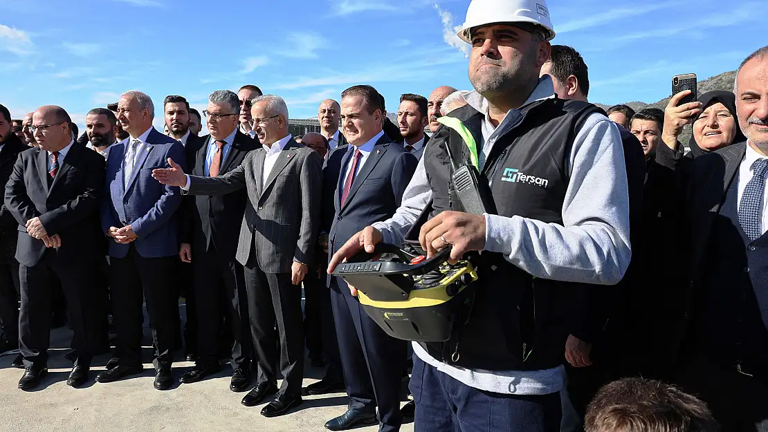 Bakan Uraloğlu, Ören Tekne İmal ve Çekek Yeri'ni hizmete açtı