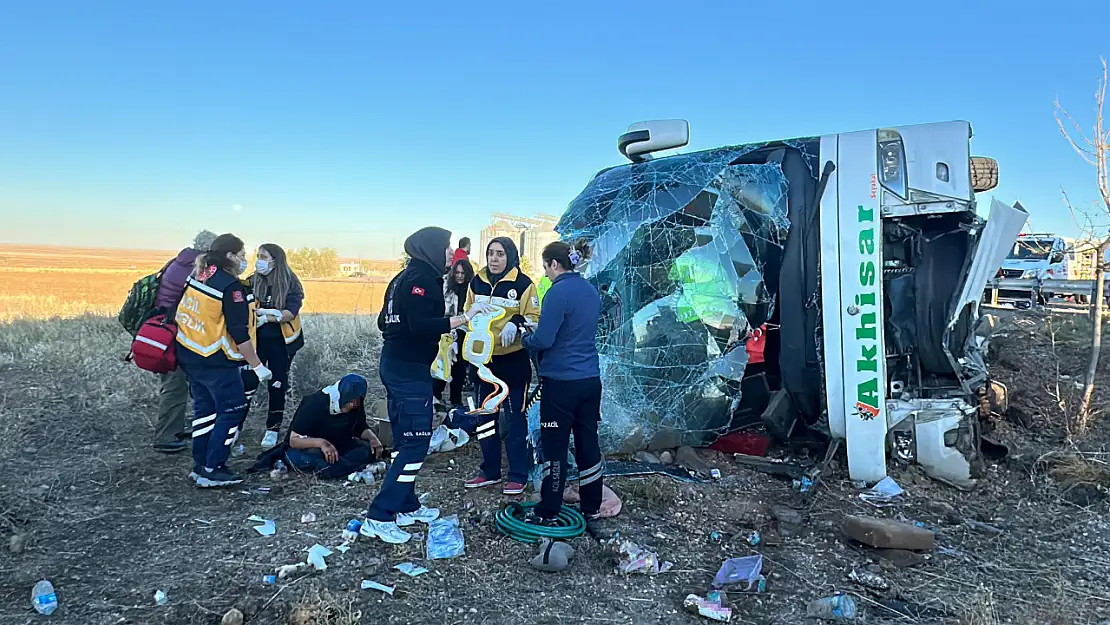 Bakan Yerlikaya'dan Aksaray'daki Otobüs Kazasına İlişkin Açıklama: 1 Hasta Hayata Döndürüldü