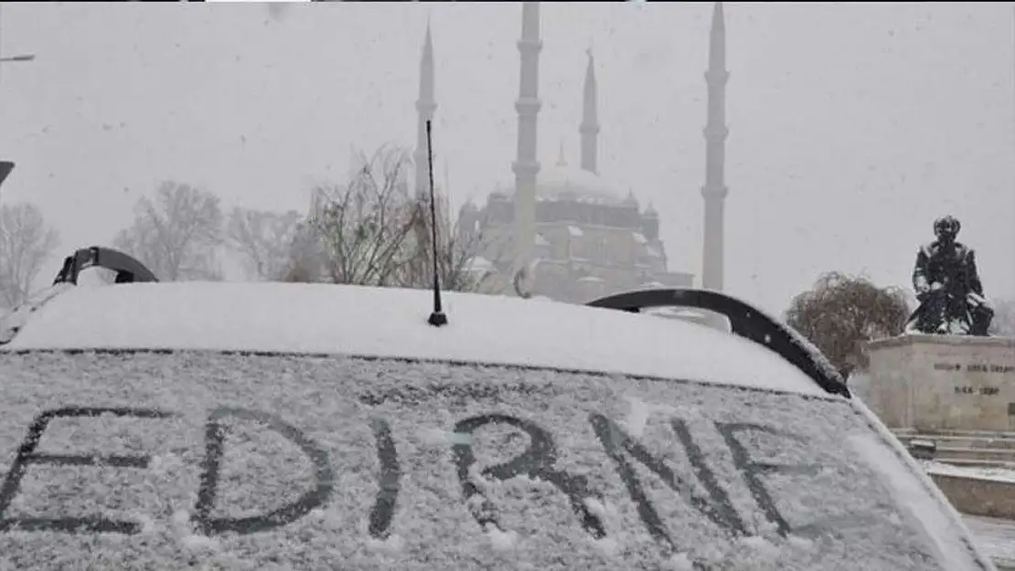 Balkanlardan Kar Yağışı Geldi! Edirne Kara Teslim