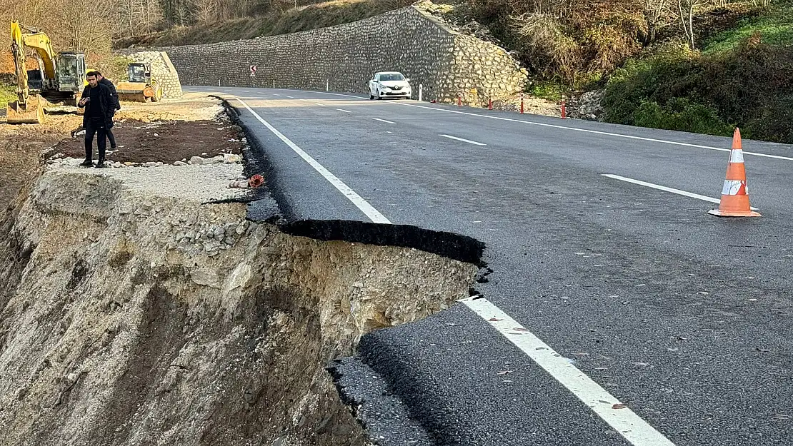 Bartın-Kastamonu kara yolunda heyelan