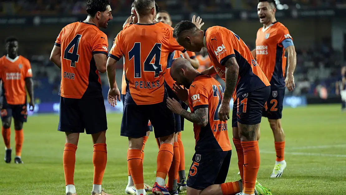 Başakşehir UEFA Avrupa Ligi Maçında La Fiorita'yı Gole Boğdu!