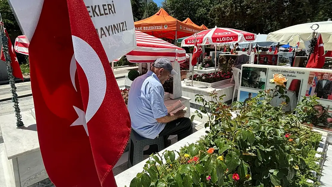 Bayram Öncesi Aileler Şehitliklere Akın Etti