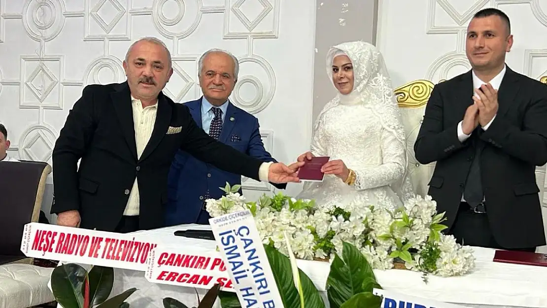 Belediye Başkanı Rakibinin Nikah Şahidi Oldu