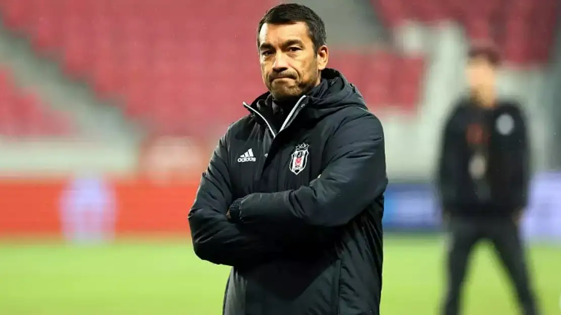 Beşiktaş'ta Giovanni van Bronckhorst Dönemi Sona Erdi! van Bronckhorst Ne Kadar Tazminat Alacak?