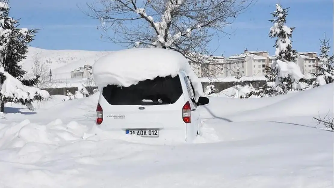 Birçok ilde kar ve tipi etkili oldu! Mart gitmeden kış geldi