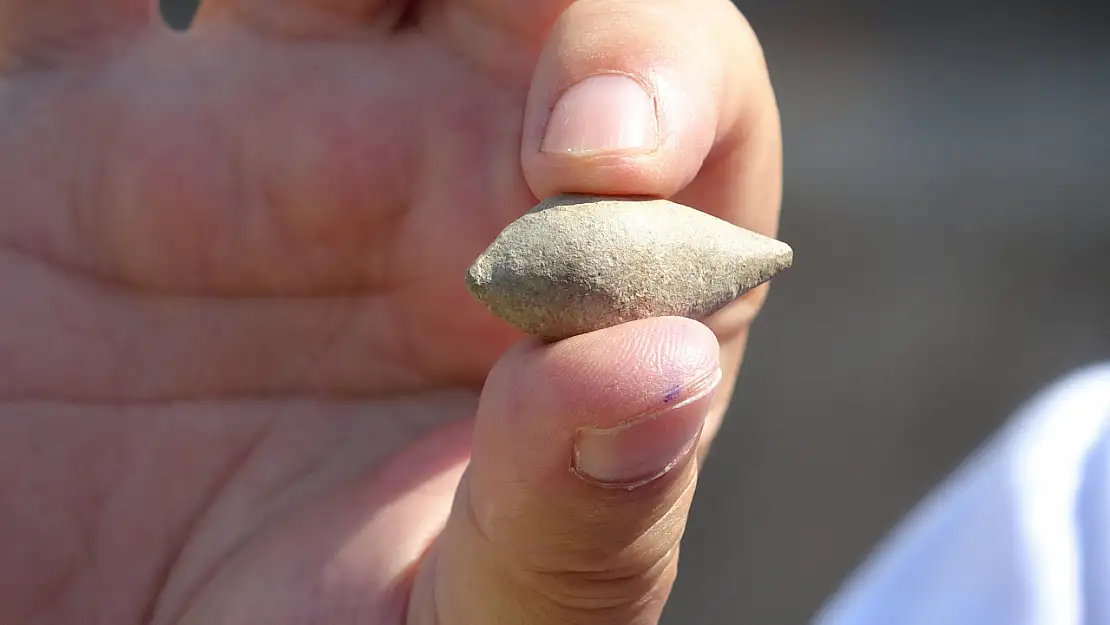 Çanakkale'de Kurşundan Yapılma Sapan Taşı Bulundu