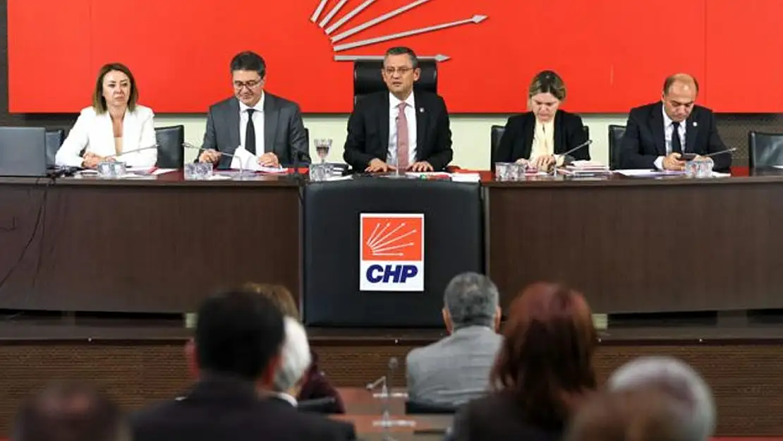 CHP'de 4 büyükşehir ve 103 belediye başkan adayı belli oldu