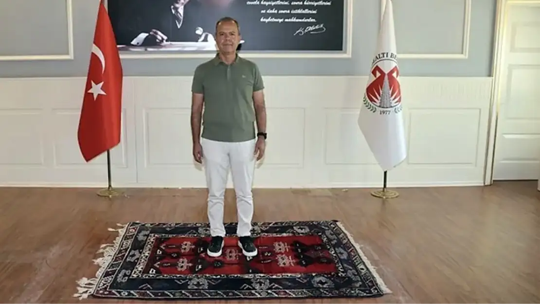 CHP'li Belediye Başkanına Haciz Şoku! Odasında Sadece Kilim Kaldı