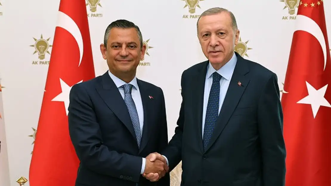 CHP Lideri Özel Kritik Görüşme Öncesi İpleri Attı: Erdoğan'a Anayasa Yapmayız!