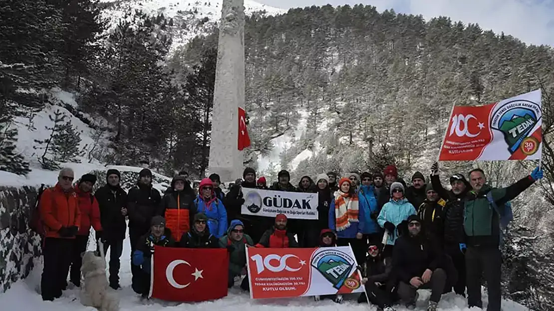 Çığ felaketinde ölen dağcılar anıldı