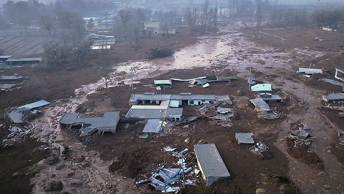 Çin'deki 6.2 büyüklüğünde depremde 118 kişi öldü