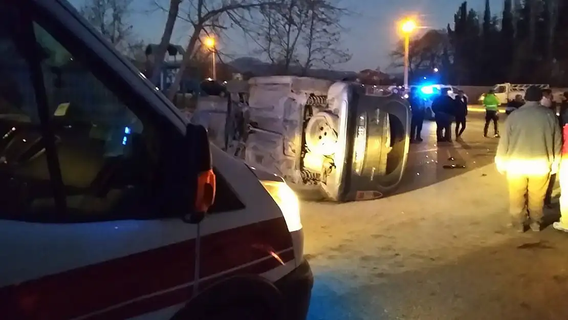 Çocuk sürücü kaza yaptı, 2 kişi yaralandı