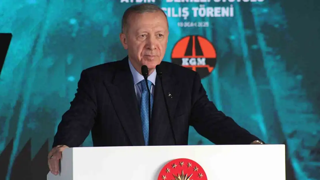 Cumhurbaşkanı Erdoğan: 'Biz 22 yıldır Türkiye'yi büyütmek ve kalkındırmak için çalışıyoruz'