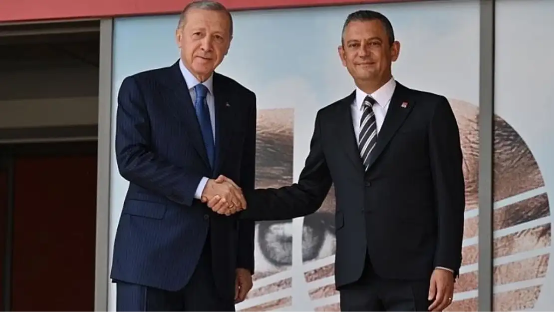Cumhurbaşkanı Erdoğan CHP Genel Merkezinde! Özgür Özel Erdoğan'ı Kapıda Karşıladı