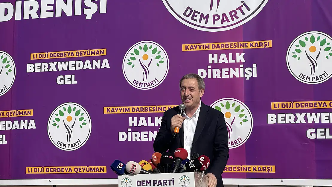 DEM Parti'den Öcalan Çağrısına Cevap Geldi: 'Bahçeli'nin uzattığı eli tuttuk'