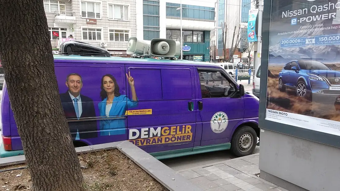 DEM Parti'nin Seçim Aracına Silahlı Saldırı