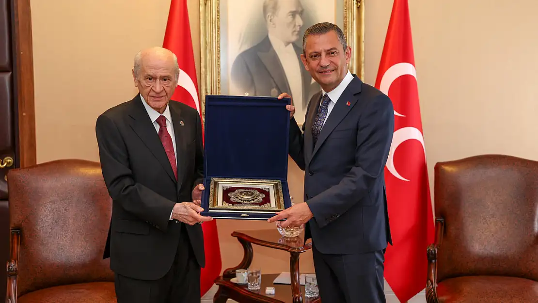 Devlet Bahçeli Özgür Özel İle TBMM'de Görüştü