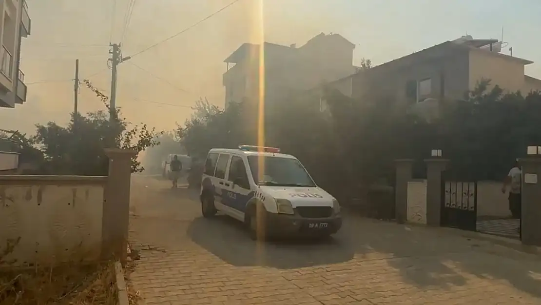 Didim'de Orman Yangını! Polis Evleri Boşaltın Anonsu Yapıyor