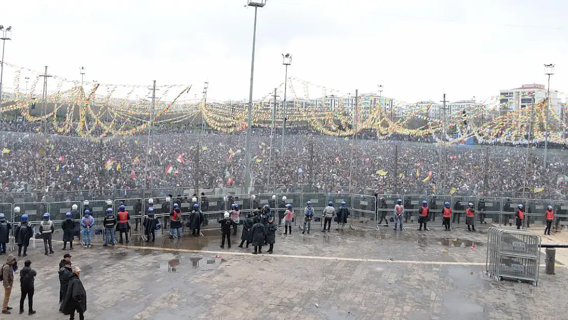 Diyarbakır'daki Nevruz Etkinliğinde Gözaltı Sayısı 166'ya Yükseldi