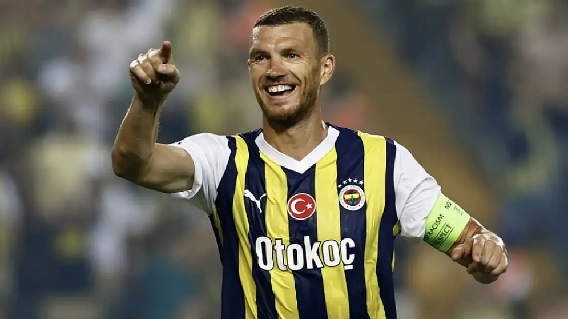 Edin Dzeko Olympiakos'un Yıldızına Göndermede Bulundu Sosyal Medya Yıkıldı