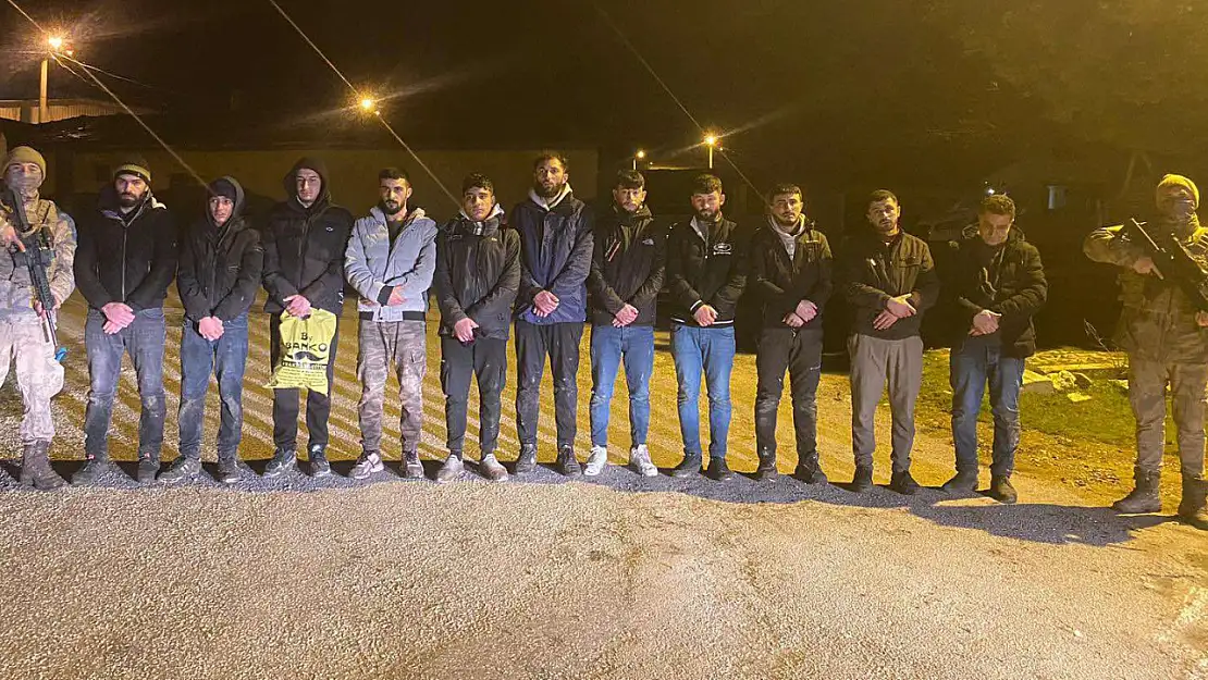 Edirne'de 20 Kaçak Göçmen ile 1 Organizatör Yakalandı