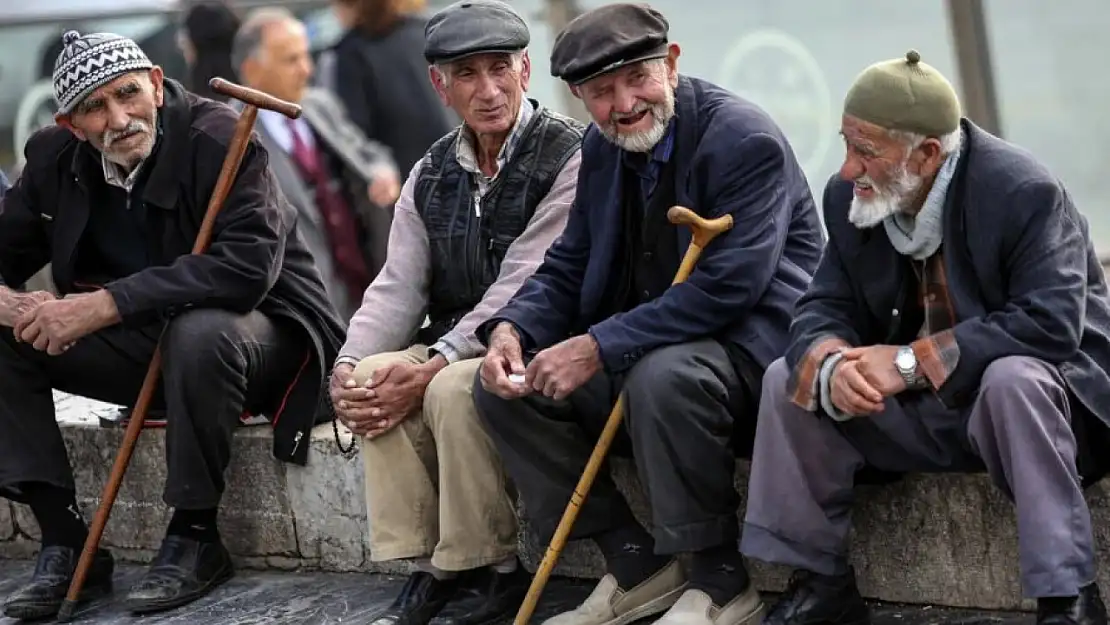 Emeklilik Yaşı 70'e Mi Çıkıyor? AK Parti Grup Başkanı Güler'den Çok Konuşulacak Açıklama