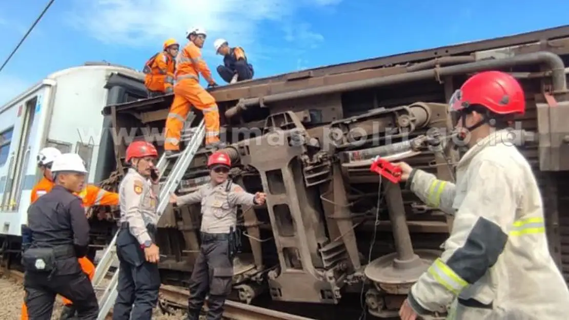 Endonezya'da Tren Kazası: 4 Ölü, 29 Yaralı