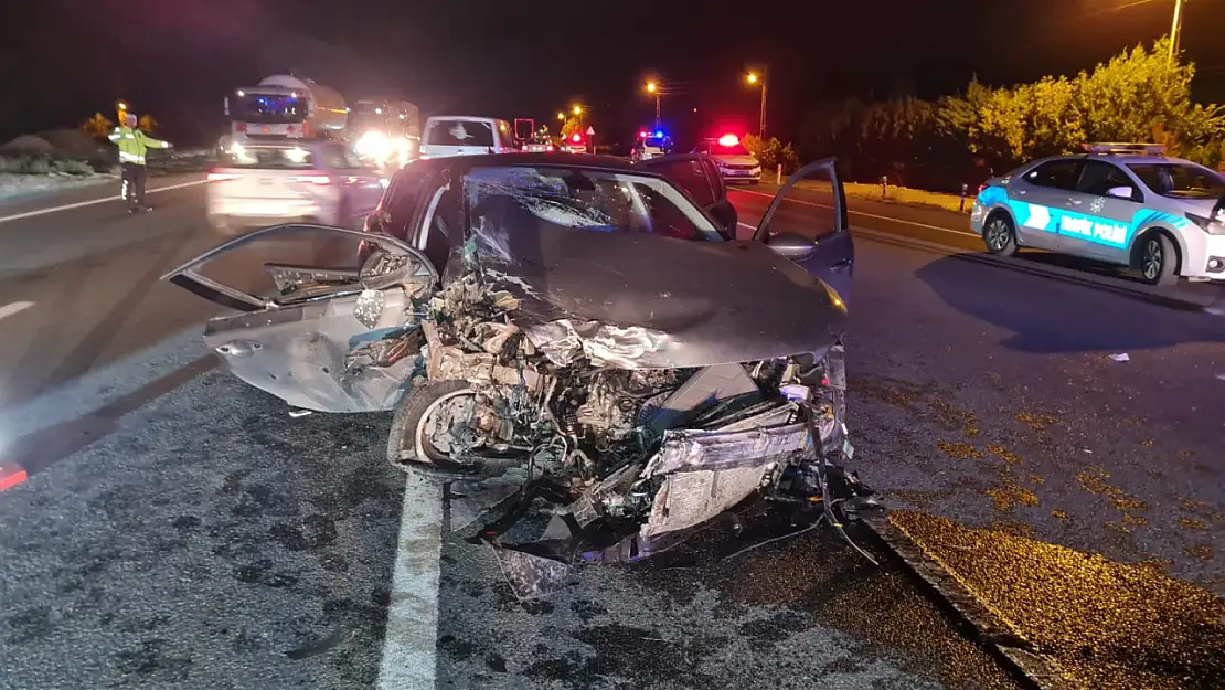 Erzincan'da Feci Trafik Kazasında Can Pazarı: 2 Ölü, 5 Yaralı